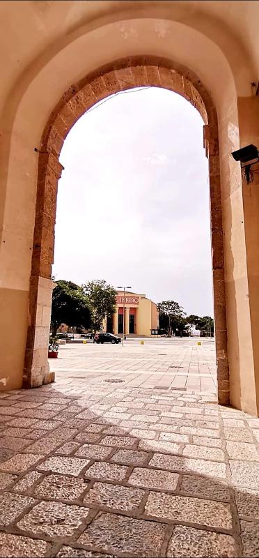LT La Rosa - image 16