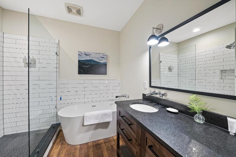 King Suite image 3
