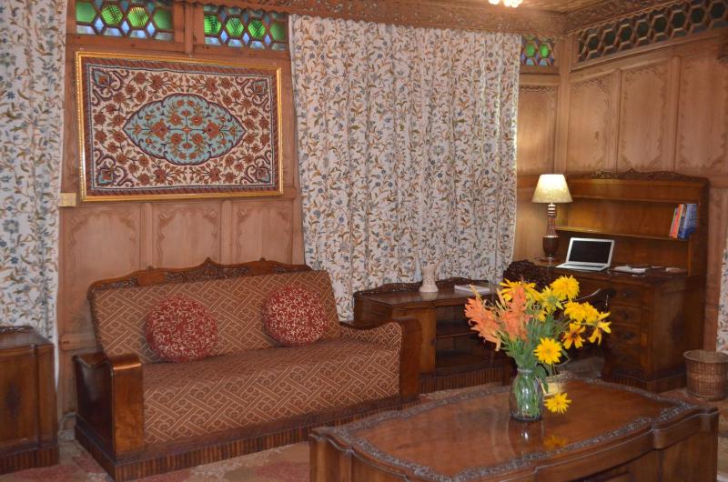 New Alexandra Houseboats - image 8