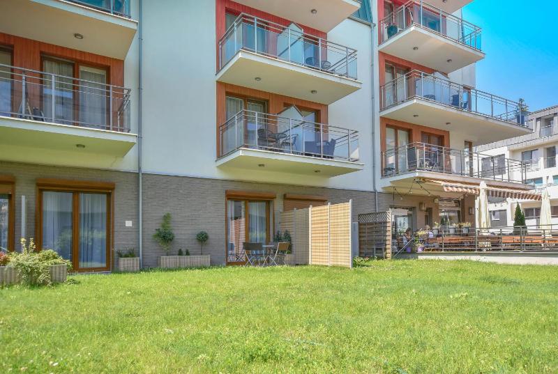 Apartamenty na Wyspie - Villa Pegaz - Parking - image 1