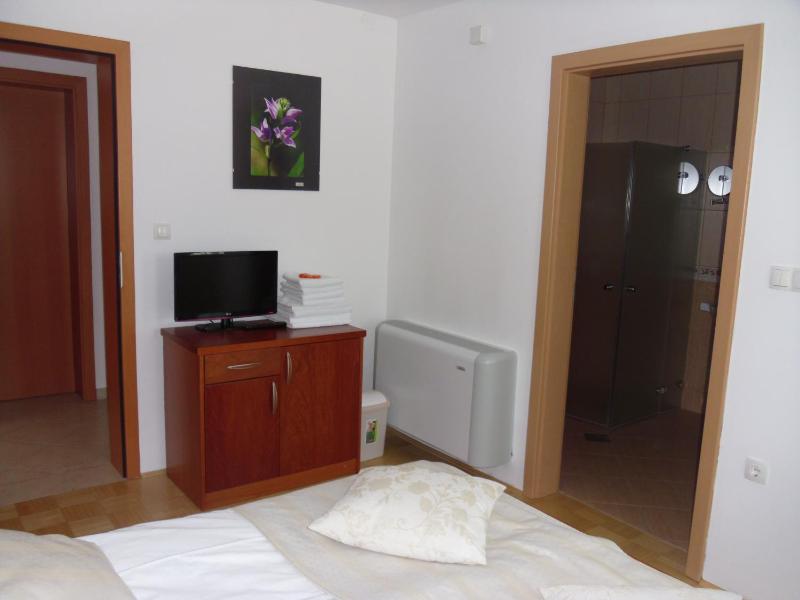 Double Room image 4