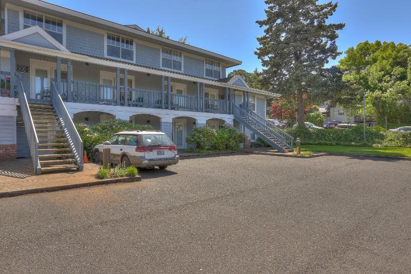 Two-Bedroom Apartment image 4