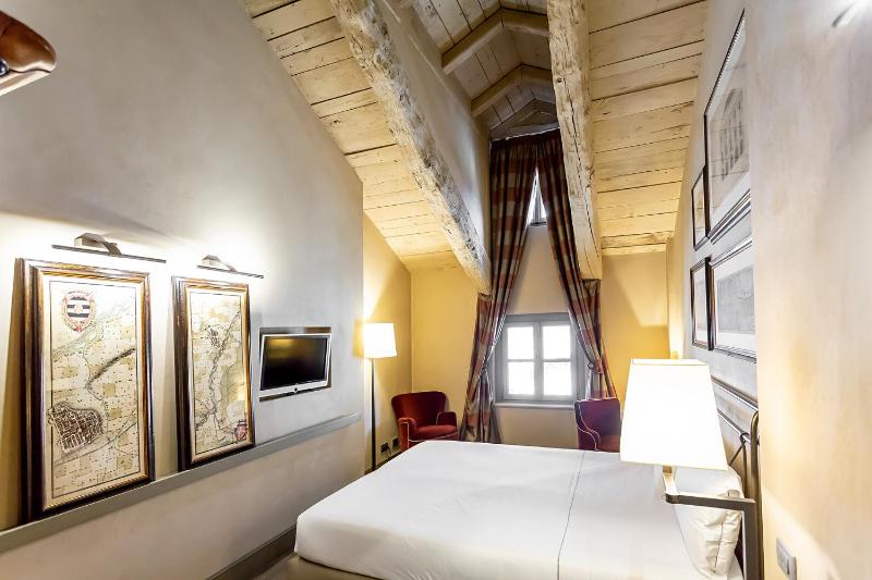 Superior Double or Twin Room image 2