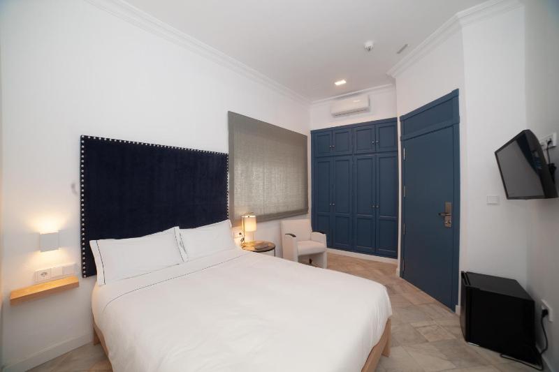 Standard Double Room image 1