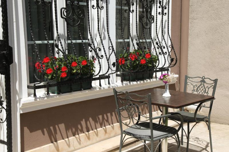 Family Room with Sea View image 1