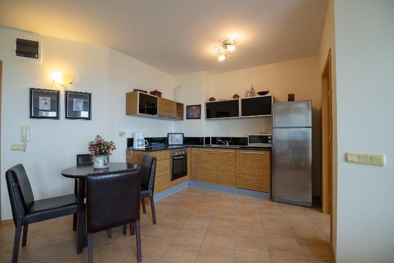 Two-Bedroom Apartment with Balcony (4 Adults) image 3