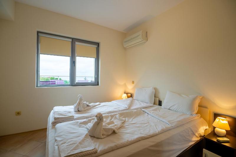 One-Bedroom Apartment with Balcony image 4