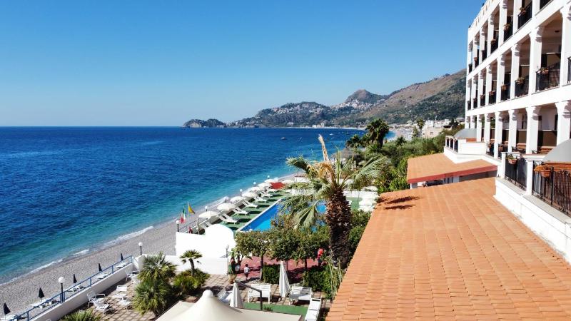 Double or Twin Room with Sea View image 2