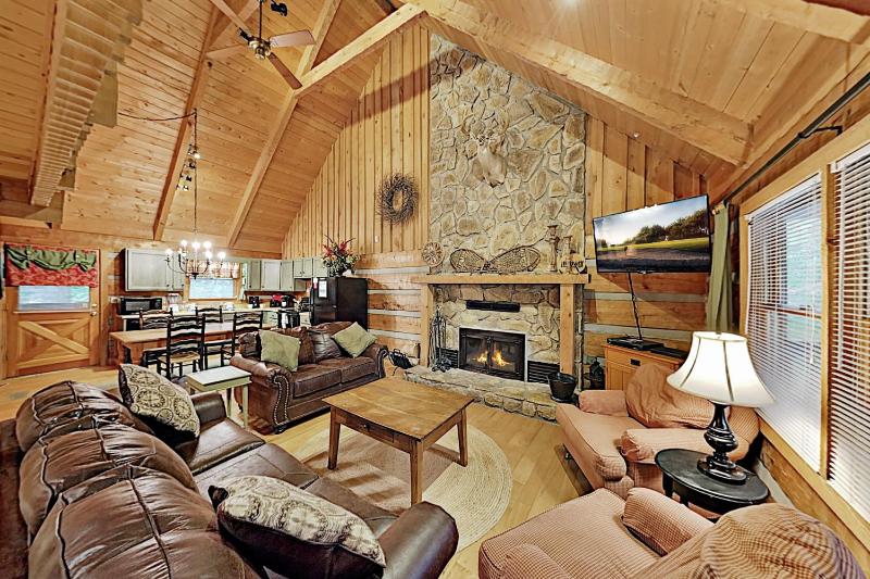 Six-Bedroom House image 3