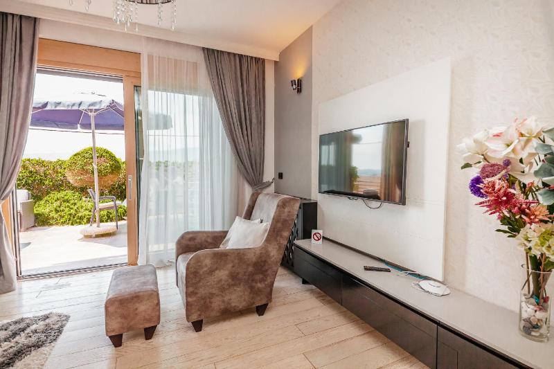 Two-Bedroom Apartment with Balcony image 2