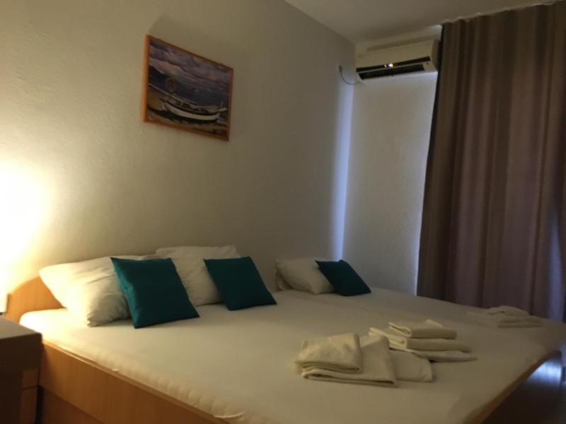 Studio Apartment with Sea View image 2