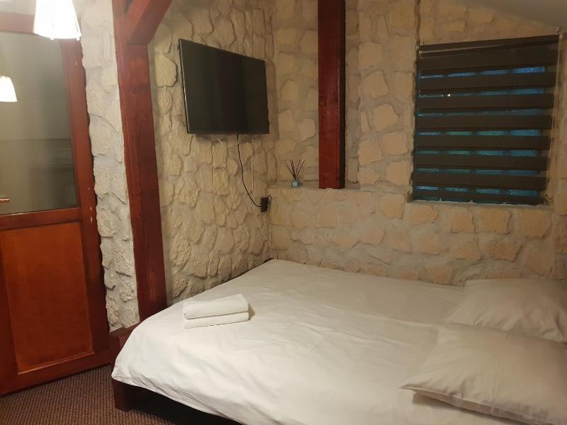 Double Room with Private Bathroom image 3