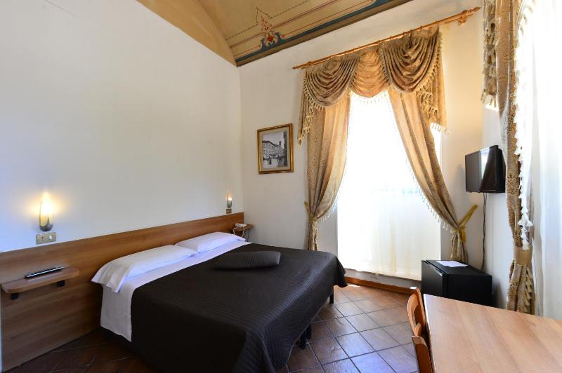 Hotel Iris - image 23