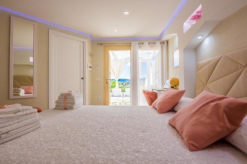 Quadruple Room with Terrace image 3