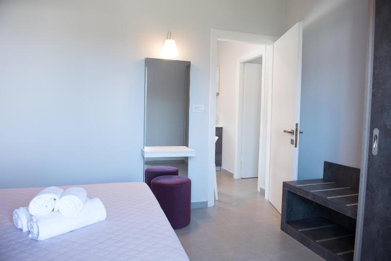 Gelli Apartments - image 8