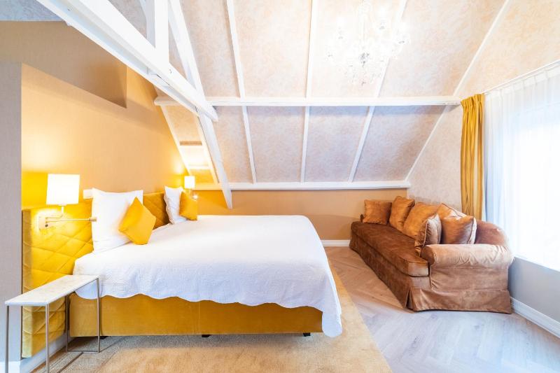 Charming Double Room image 4
