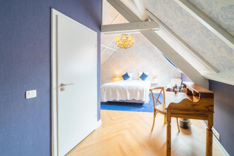 Charming Double Room image 2