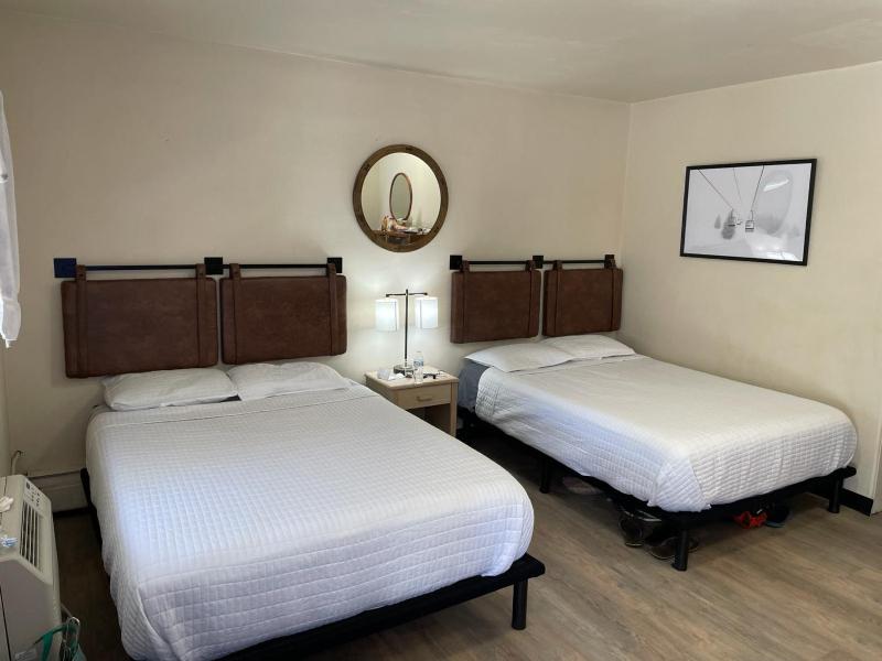 Double Room image 3