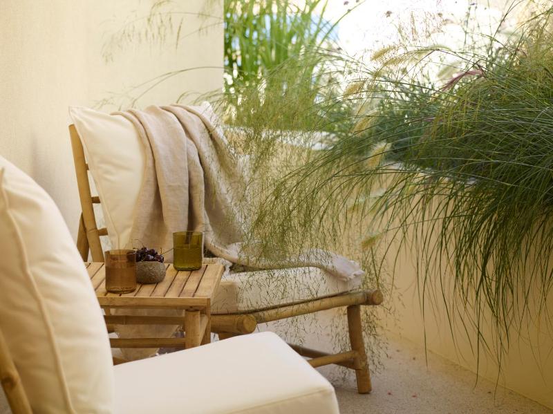 Deluxe Suite with coastal view image 4