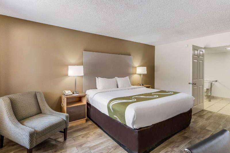 King Room - Mobility/Hearing Accessible - Non-Smoking image 1
