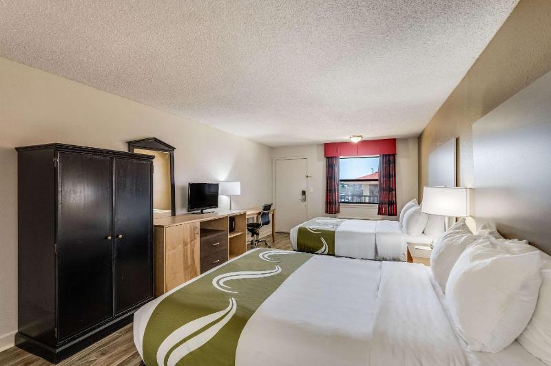Double Room with Two Double Beds - Non-Smoking image 4