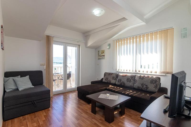 One-Bedroom Apartment with Balcony image 3