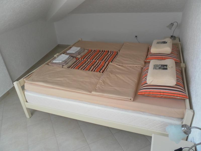 Comfort One-Bedroom Apartment with Sea View - Attic image 4