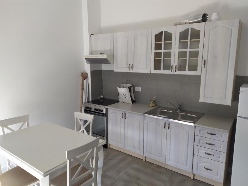 One-Bedroom Apartment image 1