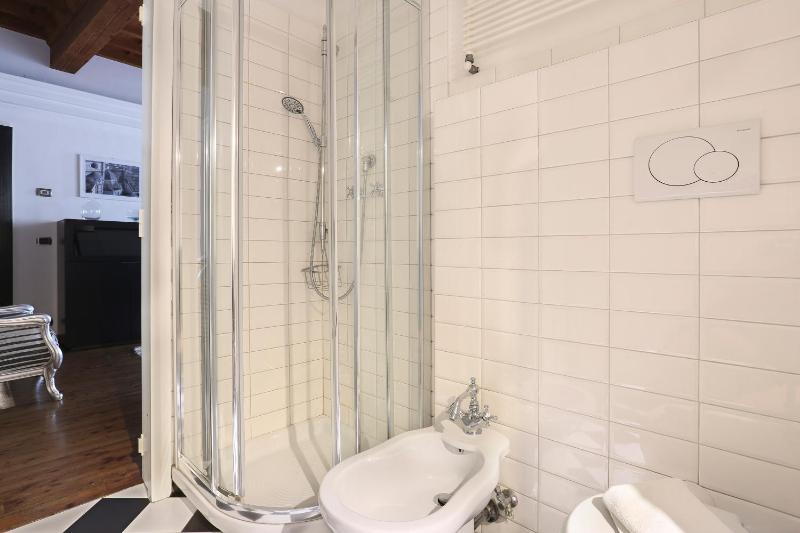Pontevecchio Stylish Apartment in Florence - image 13
