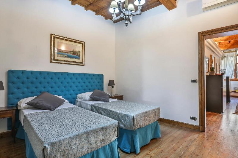 Pontevecchio Stylish Apartment in Florence - image 8