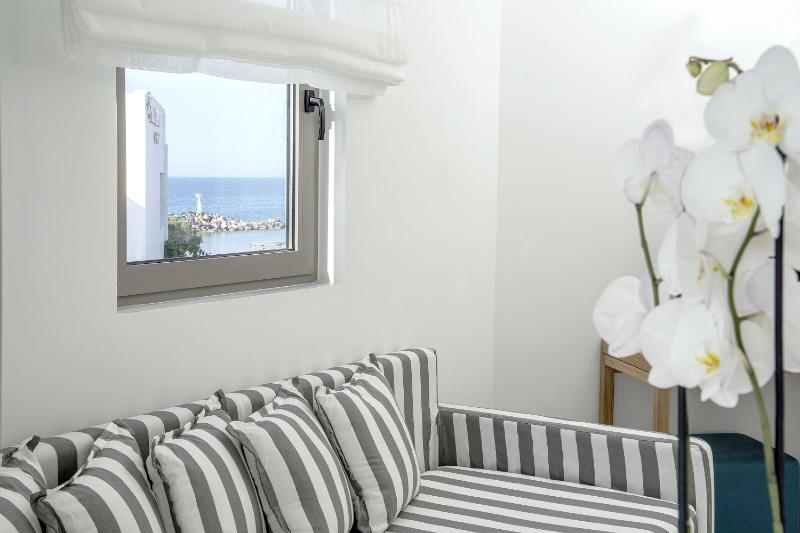 Superior Suite with Sea View image 4
