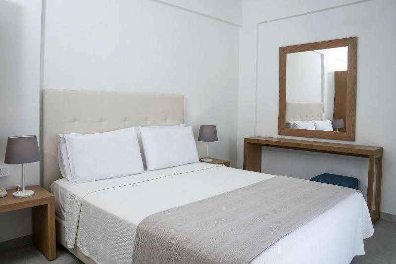 Standard Double or Twin Room with Garden View image 3
