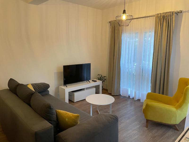 Apartment with Garden View image 4