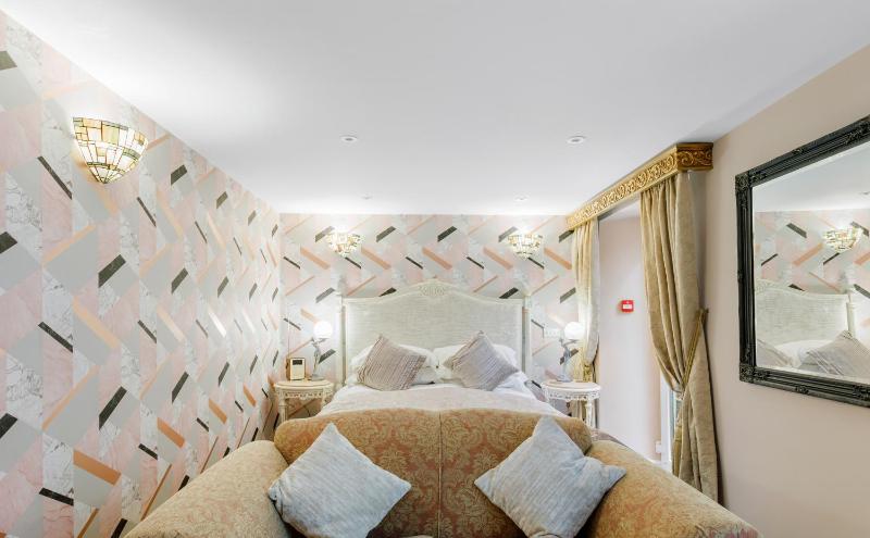 Junior Suite (2 Adults) image 4