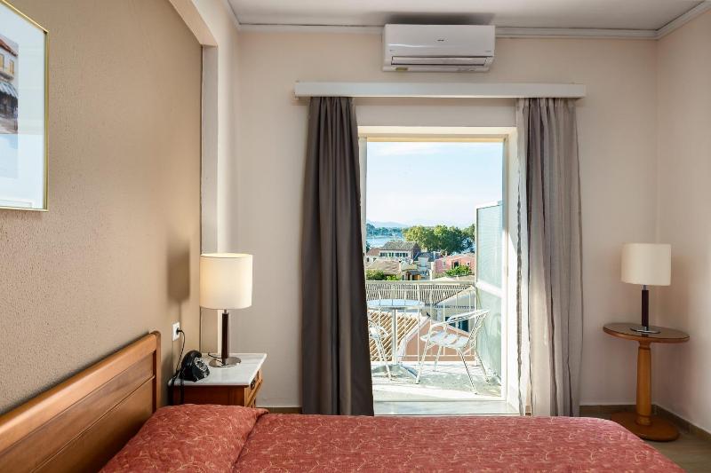 Single Room image 4
