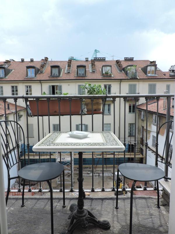 Double Room with Balcony image 3