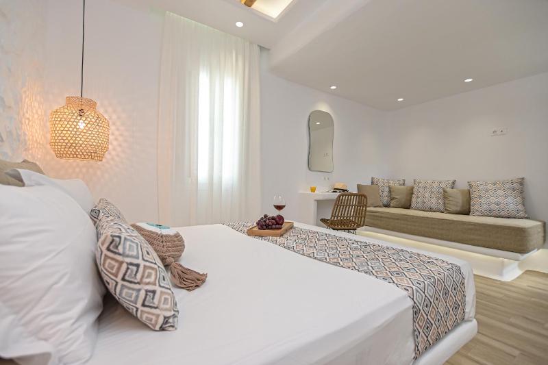 Standard Family Room image 4