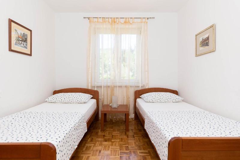 Two-Bedroom Apartment with Balcony and Sea View image 3