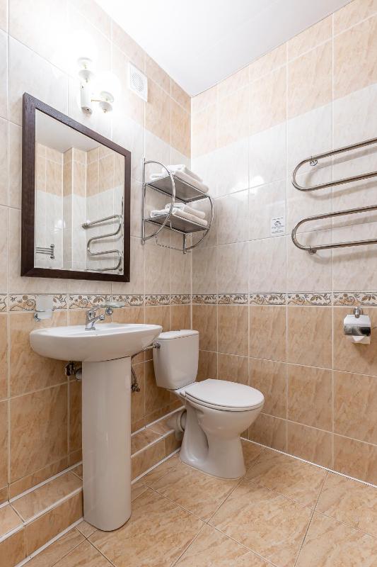 Standard Double or Twin Room image 2