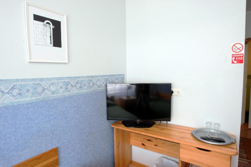 Twin Room with Private Bathroom image 4