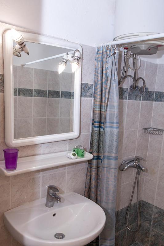 Single Room image 4