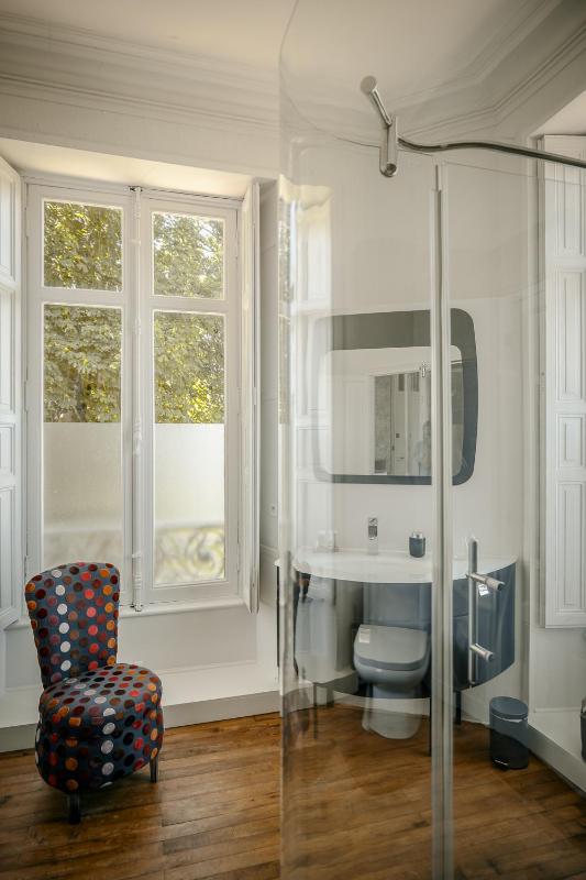Deluxe Double Room with Shower image 4