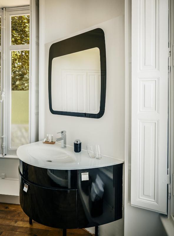 Deluxe Double Room with Shower image 3