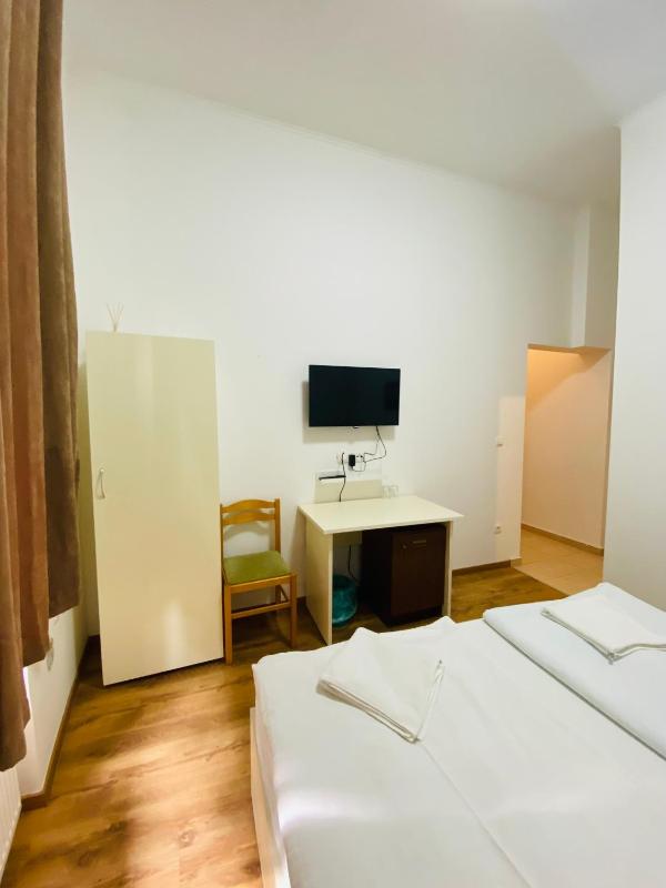 Easy Star Hotel - image 16