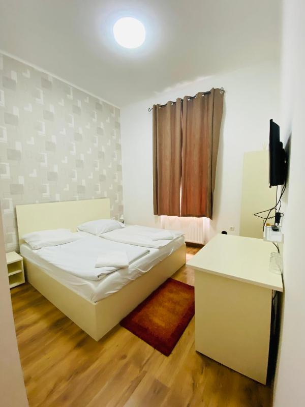 Easy Star Hotel - image 6