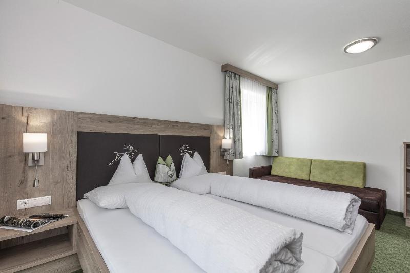 Apartment with Balcony (4-6 Adults) image 3