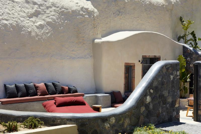 Nykteri Deluxe Suite with Private Heated Indoor Cave Pool image 3
