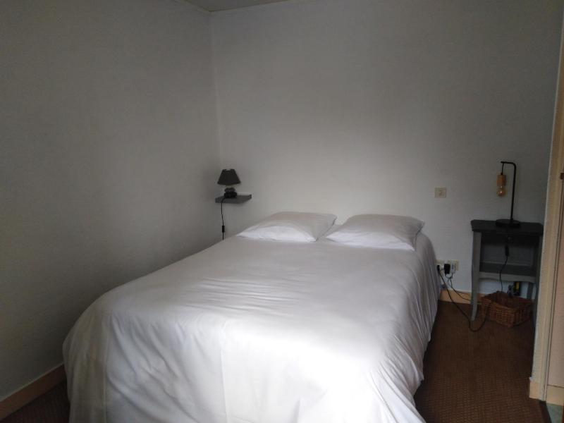 Small Double Room image 1