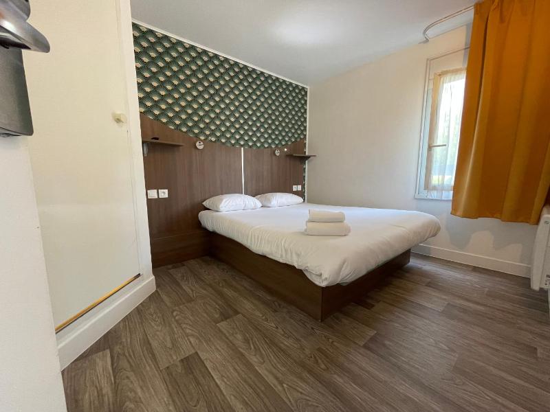 Standard Double Room image 3