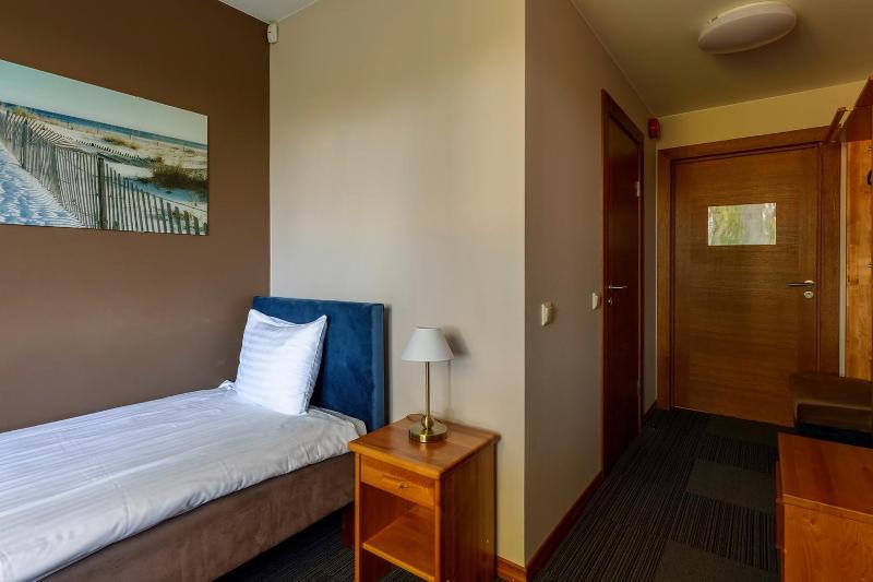 Standard Single Room image 3